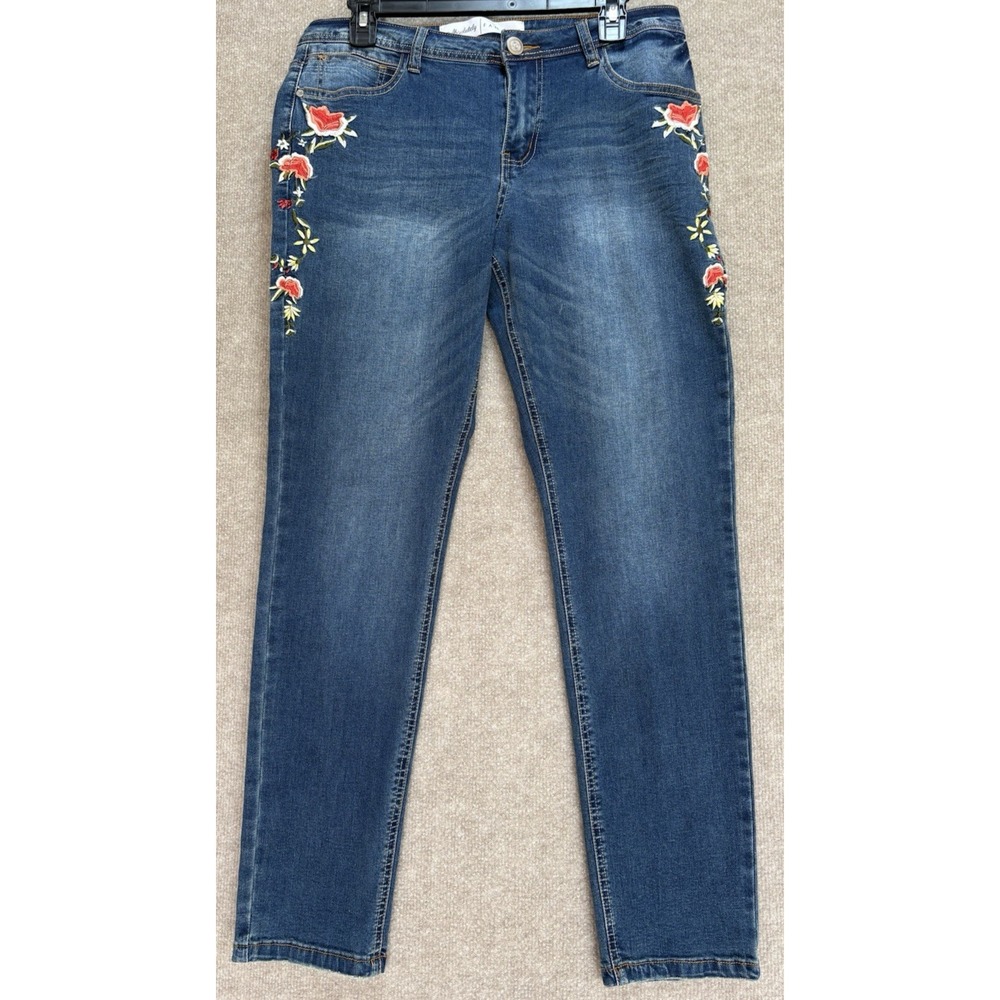Denim Blue Jeans Women's Size 12 Absolutely Famous Embroidered Floral Capri GUC
